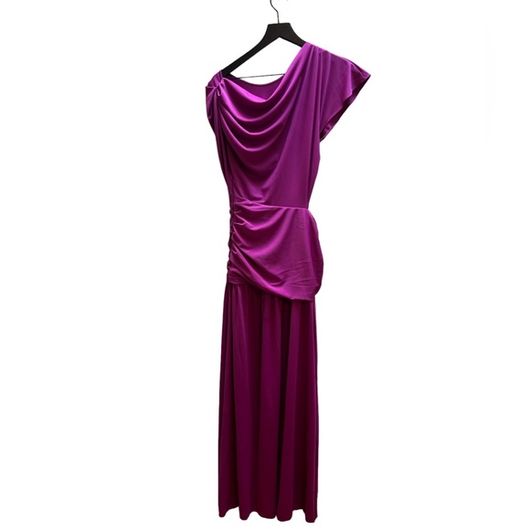 Tanya Taylor
Nami Gown size 6 - Picture 14 of 15